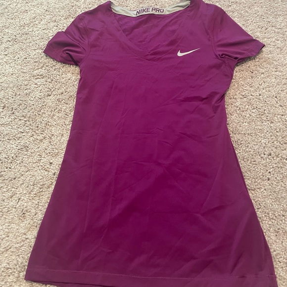 Women’s Purple Nike Pro Short Sleeve Top Size Small - Picture 2 of 4